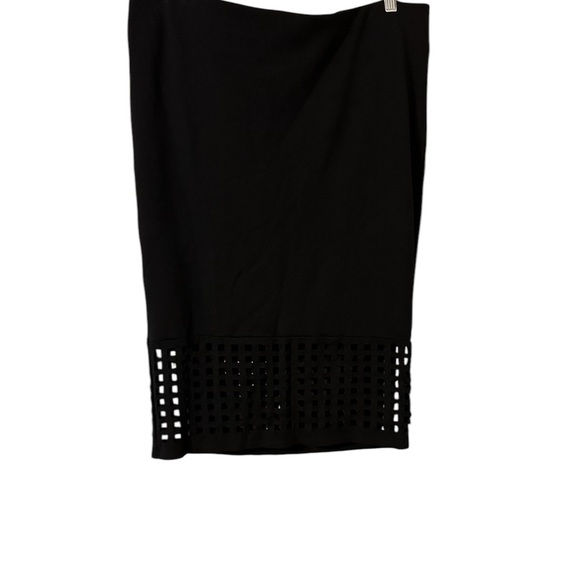 Torrid Womens Pencil Skirt Size 1 Black
Hollow Out Hem Stretch Pull On - Picture 3 of 5